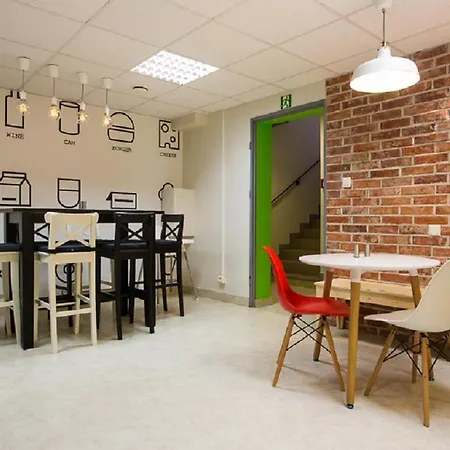 Moon Hostel *
